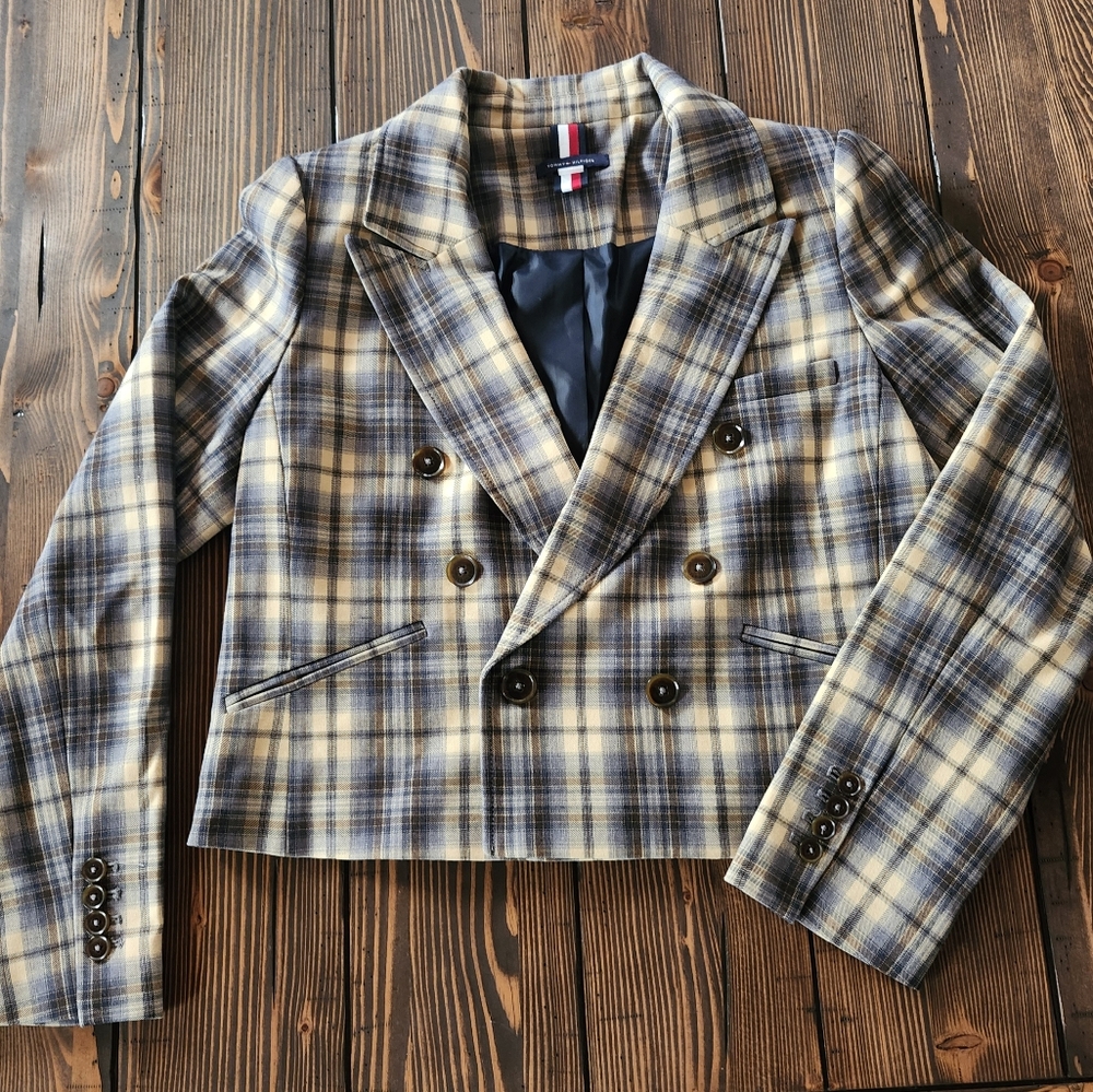 Tommy Hilfiger cropped blazer